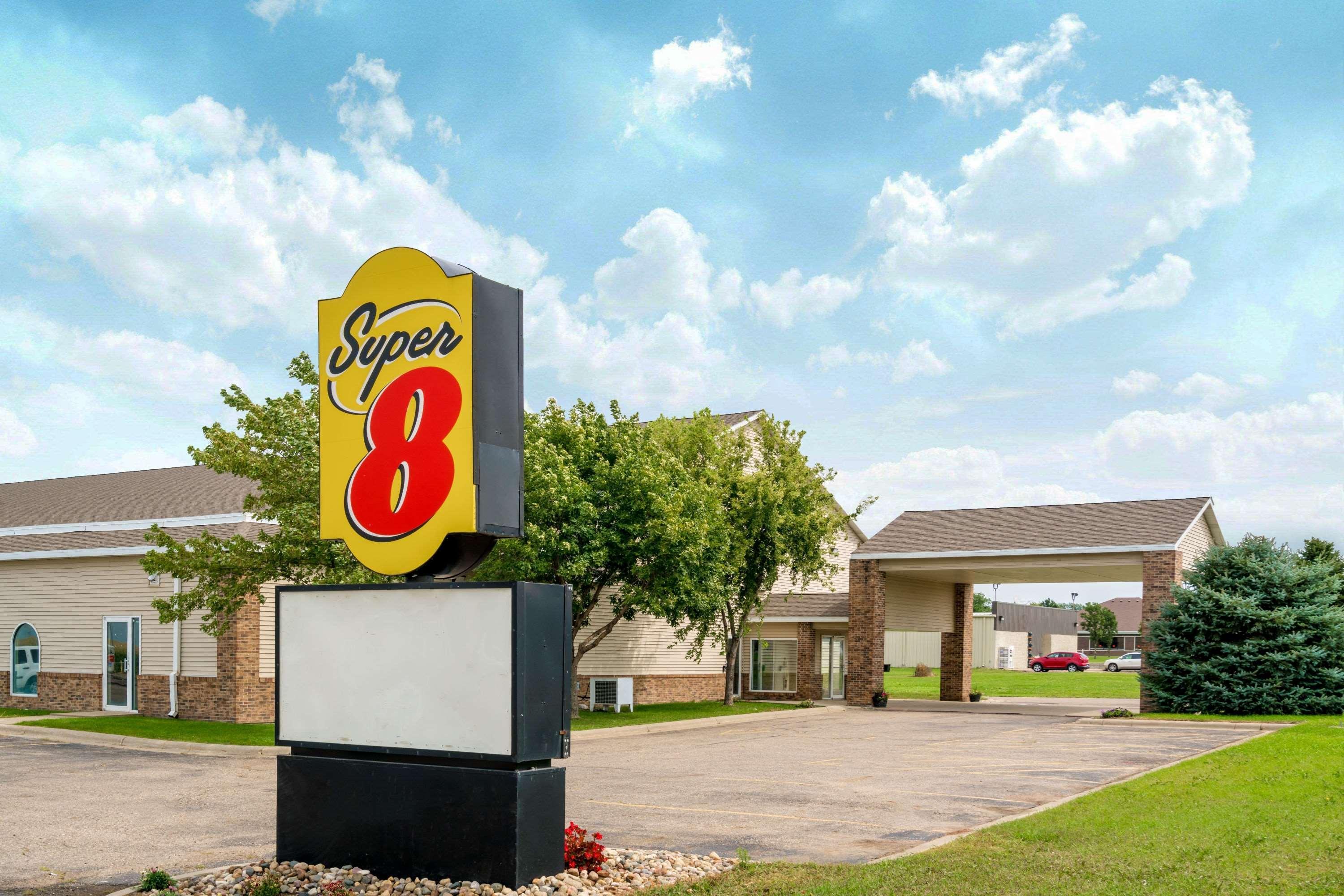 Hotel Super 8 By Wyndham Beresford Exterior foto